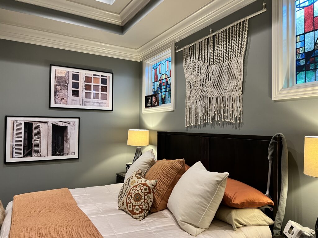 Stylish And Cozy Bedroom Decor Inspiration