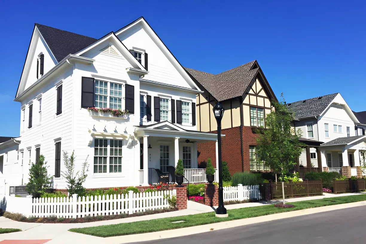 Freshly painted residential exterior by an exterior painter in Nashville, TN